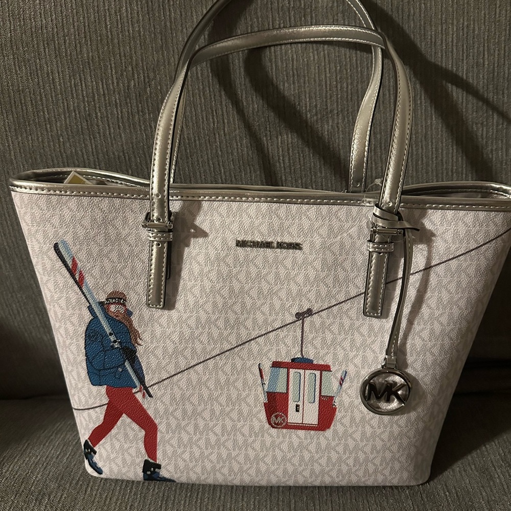 Brand new with tag Michael kors tote.